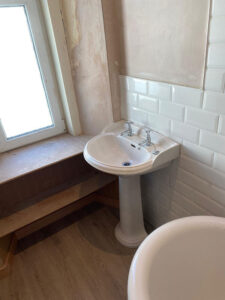 Bathroom sink